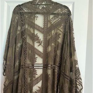 Beautiful moss green lace long -44” cover great over a long dress, w/pants too!